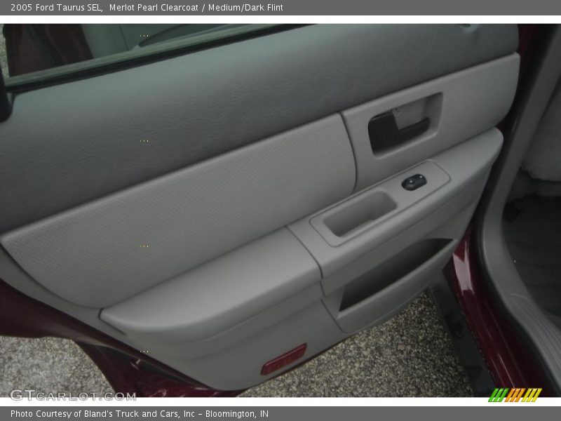Merlot Pearl Clearcoat / Medium/Dark Flint 2005 Ford Taurus SEL