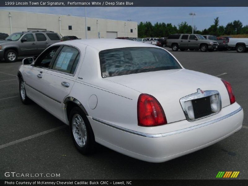 Performance White / Deep Slate Blue 1999 Lincoln Town Car Signature
