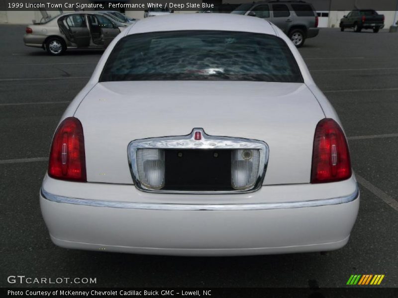 Performance White / Deep Slate Blue 1999 Lincoln Town Car Signature