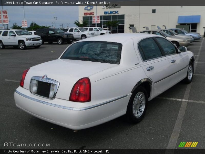 Performance White / Deep Slate Blue 1999 Lincoln Town Car Signature