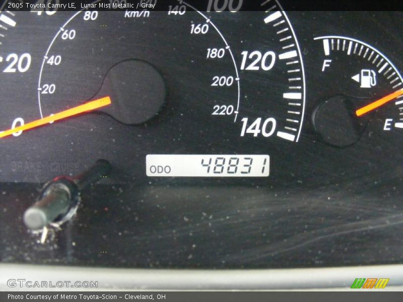 Lunar Mist Metallic / Gray 2005 Toyota Camry LE