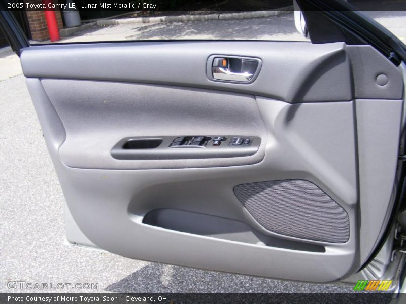 Lunar Mist Metallic / Gray 2005 Toyota Camry LE
