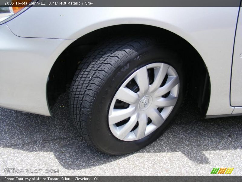Lunar Mist Metallic / Gray 2005 Toyota Camry LE