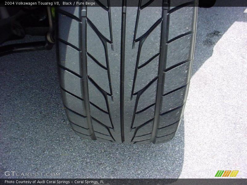 Black / Pure Beige 2004 Volkswagen Touareg V8