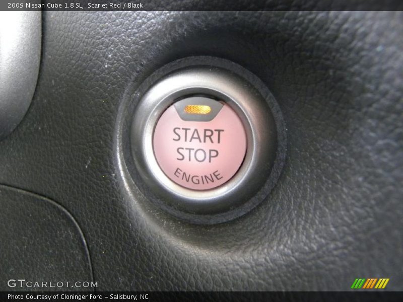 Scarlet Red / Black 2009 Nissan Cube 1.8 SL
