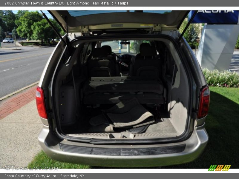 Light Almond Pearl Metallic / Taupe 2002 Chrysler Town & Country EX