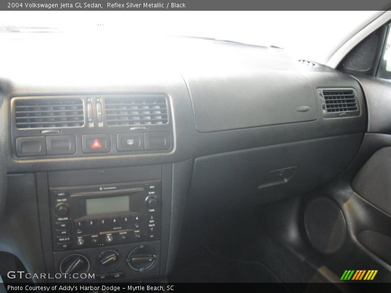 Reflex Silver Metallic / Black 2004 Volkswagen Jetta GL Sedan