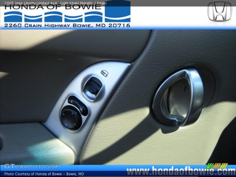 Light Khaki Metallic / Khaki 2005 Jeep Liberty Limited 4x4