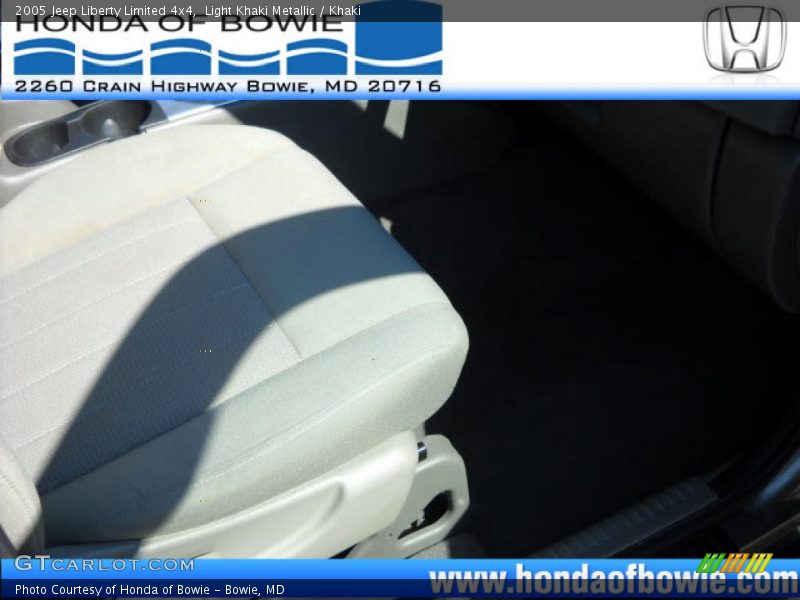 Light Khaki Metallic / Khaki 2005 Jeep Liberty Limited 4x4