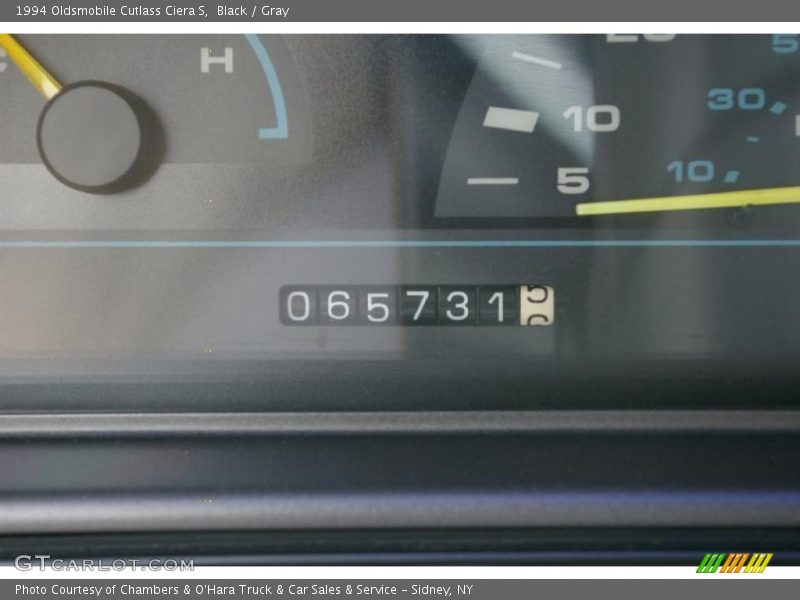 Black / Gray 1994 Oldsmobile Cutlass Ciera S