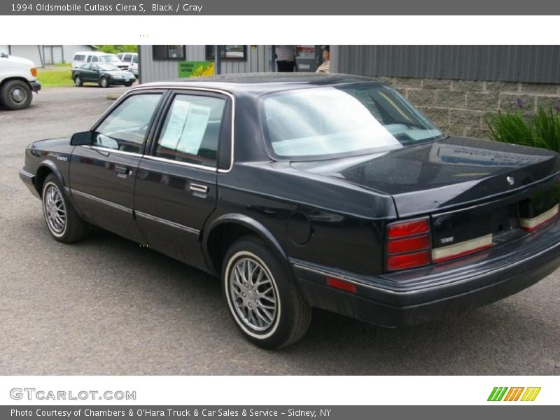 Black / Gray 1994 Oldsmobile Cutlass Ciera S
