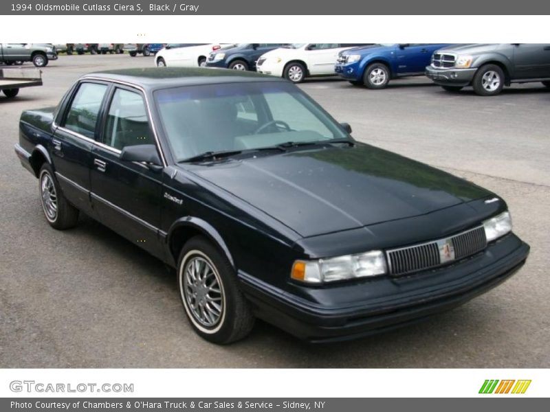 Black / Gray 1994 Oldsmobile Cutlass Ciera S