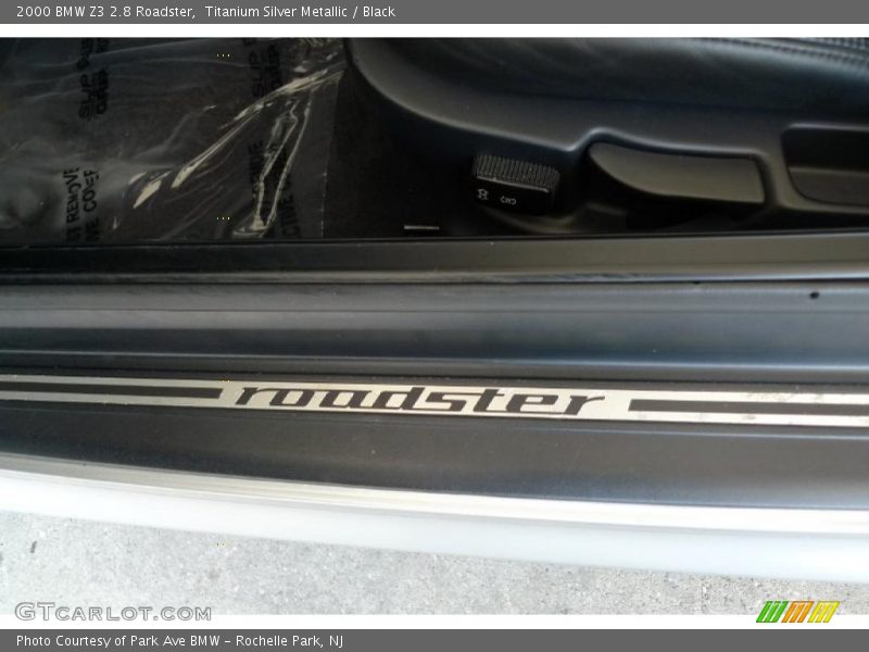 Titanium Silver Metallic / Black 2000 BMW Z3 2.8 Roadster
