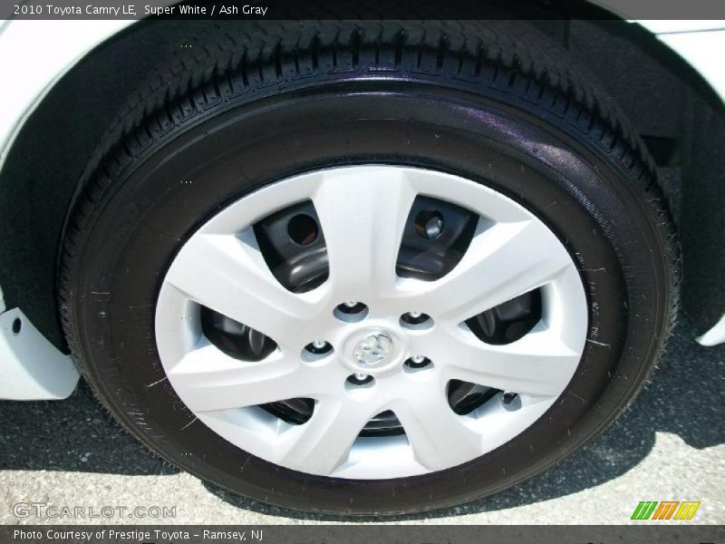 Super White / Ash Gray 2010 Toyota Camry LE