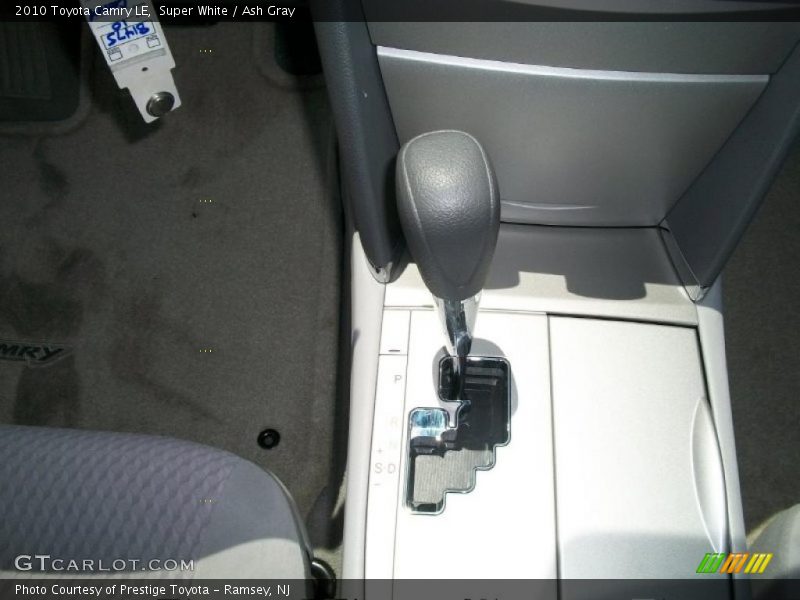 Super White / Ash Gray 2010 Toyota Camry LE