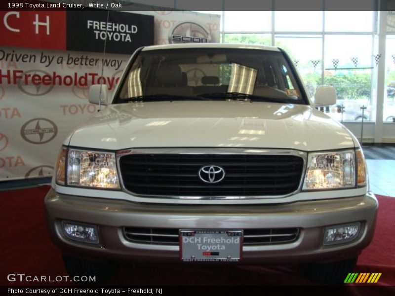 White / Oak 1998 Toyota Land Cruiser