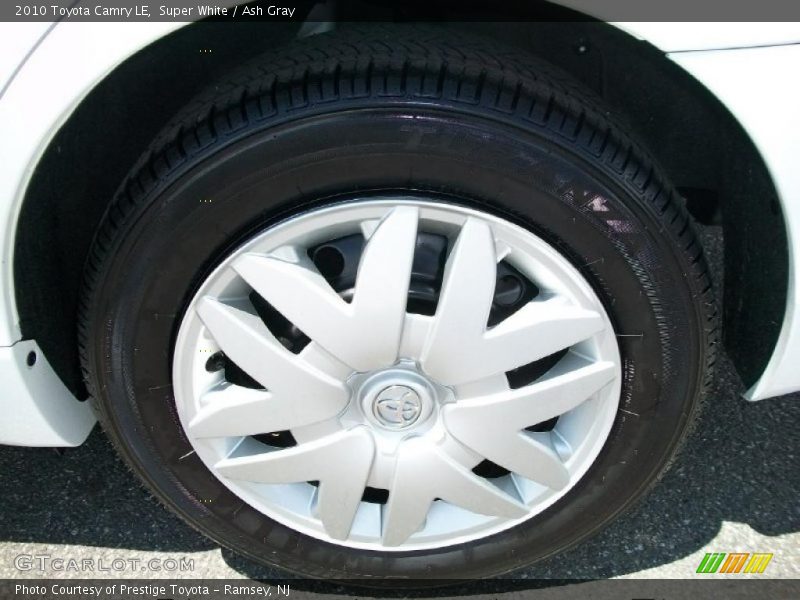 Super White / Ash Gray 2010 Toyota Camry LE