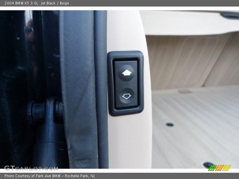 Jet Black / Beige 2004 BMW X5 3.0i