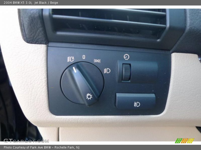 Jet Black / Beige 2004 BMW X5 3.0i
