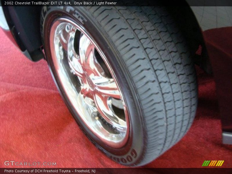 Onyx Black / Light Pewter 2002 Chevrolet TrailBlazer EXT LT 4x4
