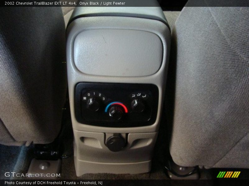 Onyx Black / Light Pewter 2002 Chevrolet TrailBlazer EXT LT 4x4