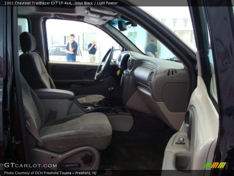 Onyx Black / Light Pewter 2002 Chevrolet TrailBlazer EXT LT 4x4