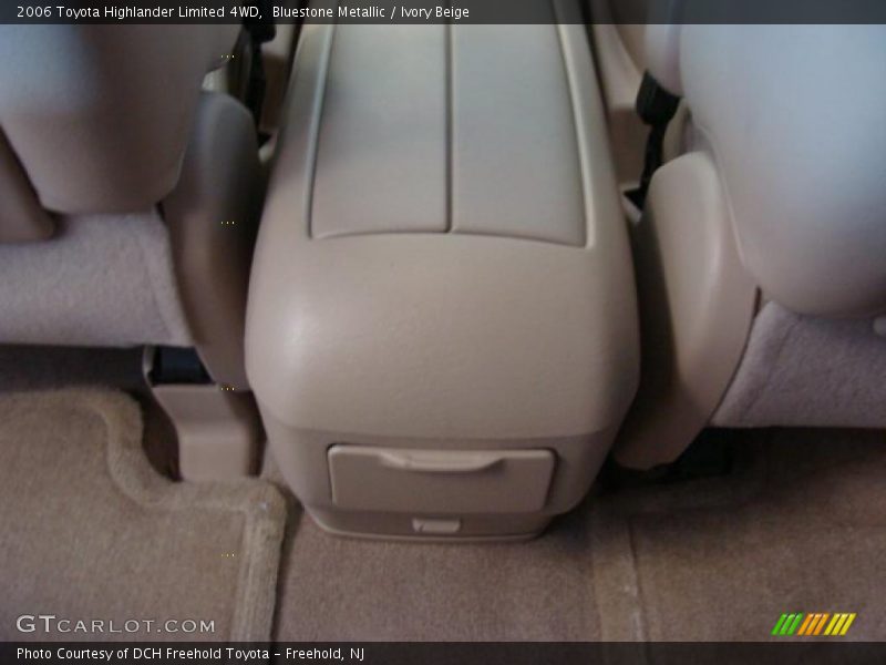 Bluestone Metallic / Ivory Beige 2006 Toyota Highlander Limited 4WD