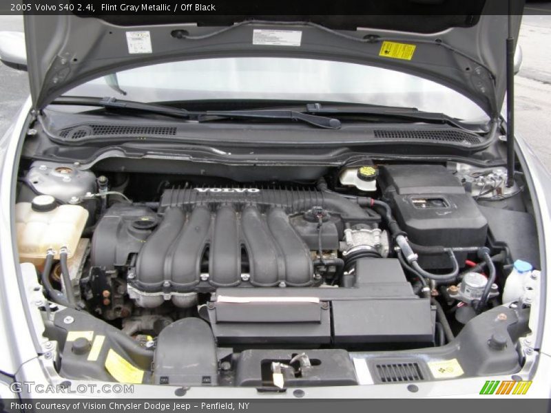 Flint Gray Metallic / Off Black 2005 Volvo S40 2.4i
