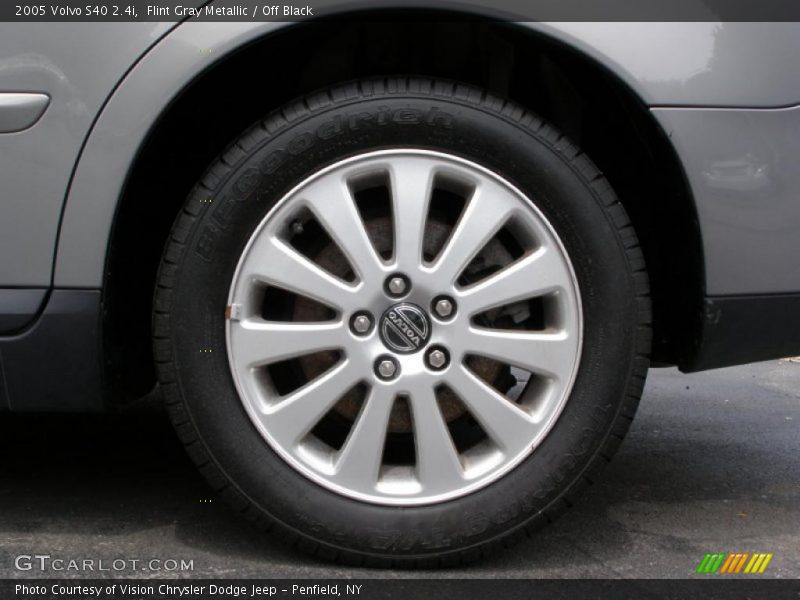 Flint Gray Metallic / Off Black 2005 Volvo S40 2.4i