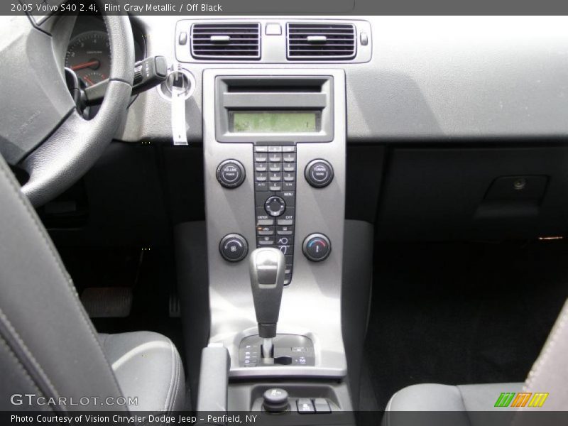 Flint Gray Metallic / Off Black 2005 Volvo S40 2.4i