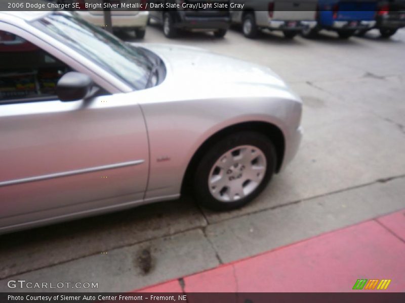 Bright Silver Metallic / Dark Slate Gray/Light Slate Gray 2006 Dodge Charger SE