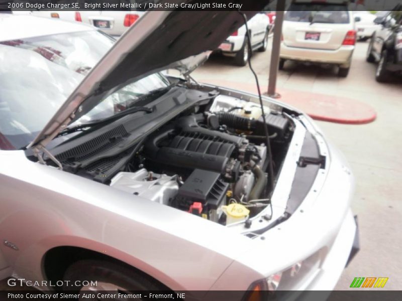 Bright Silver Metallic / Dark Slate Gray/Light Slate Gray 2006 Dodge Charger SE