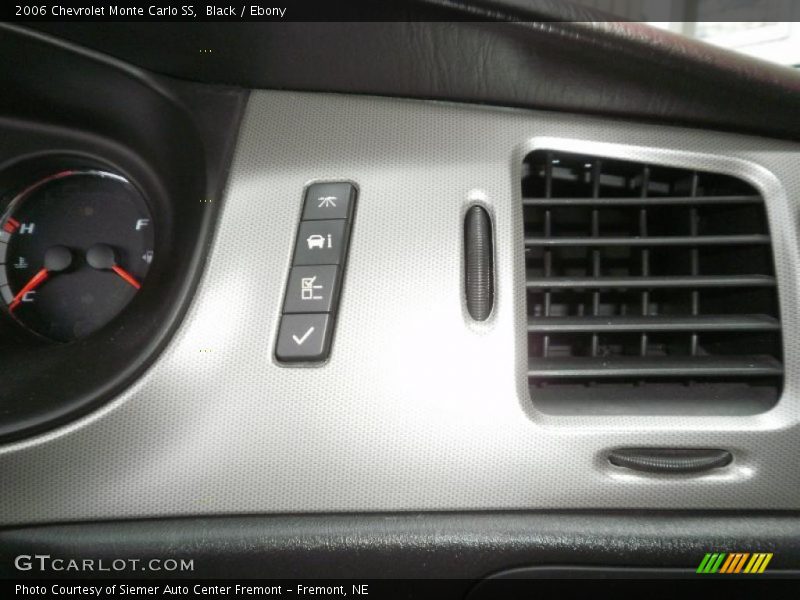 Black / Ebony 2006 Chevrolet Monte Carlo SS