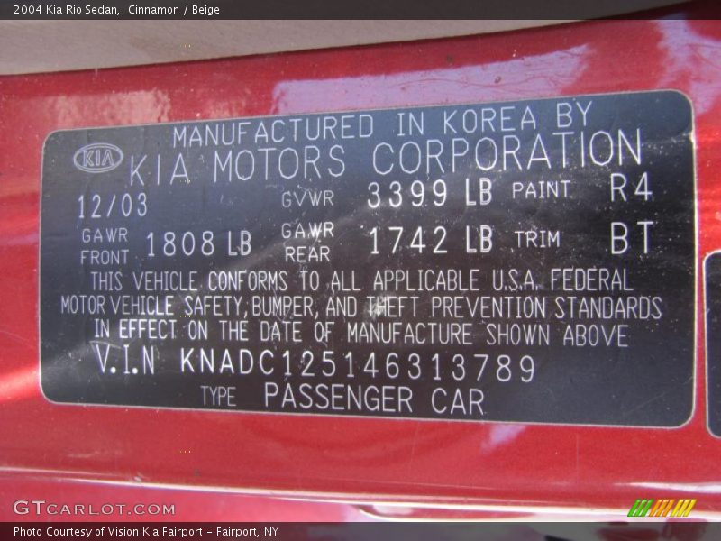 Cinnamon / Beige 2004 Kia Rio Sedan