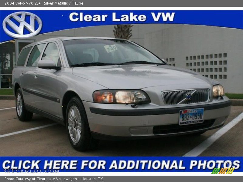 Silver Metallic / Taupe 2004 Volvo V70 2.4