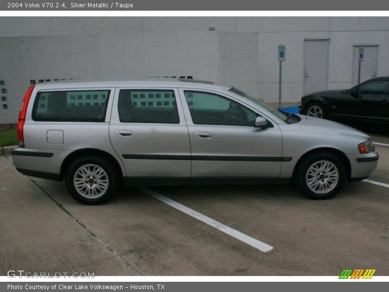 Silver Metallic / Taupe 2004 Volvo V70 2.4