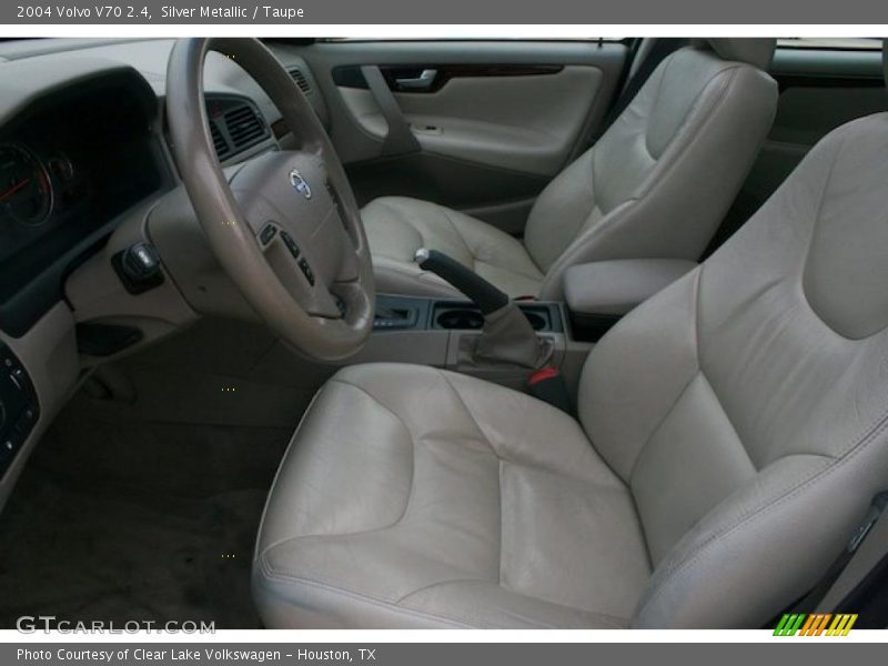 Silver Metallic / Taupe 2004 Volvo V70 2.4