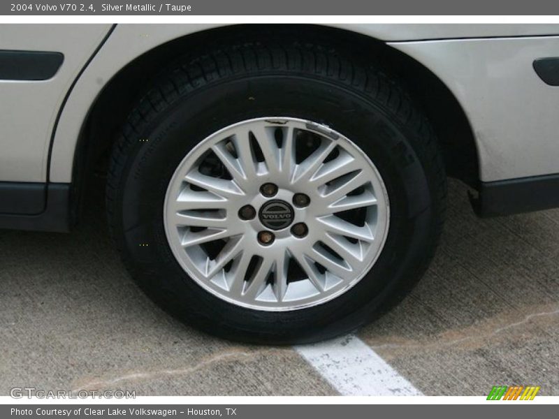 Silver Metallic / Taupe 2004 Volvo V70 2.4