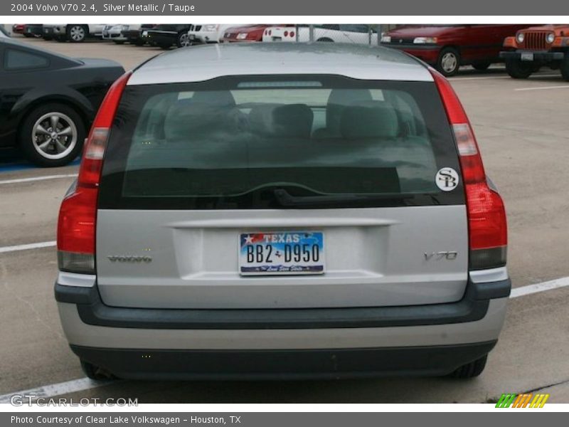 Silver Metallic / Taupe 2004 Volvo V70 2.4