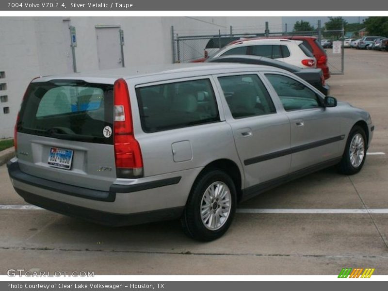 Silver Metallic / Taupe 2004 Volvo V70 2.4
