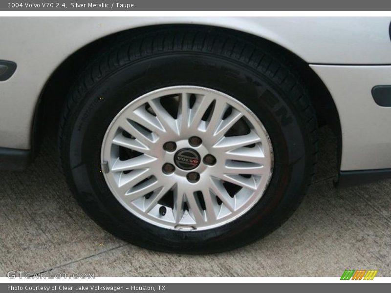 Silver Metallic / Taupe 2004 Volvo V70 2.4