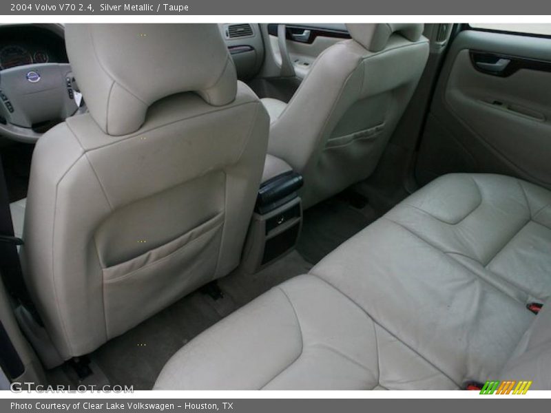 Silver Metallic / Taupe 2004 Volvo V70 2.4
