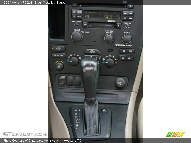 Silver Metallic / Taupe 2004 Volvo V70 2.4
