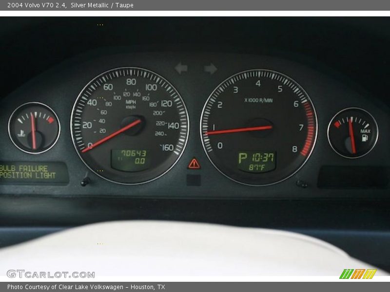 Silver Metallic / Taupe 2004 Volvo V70 2.4