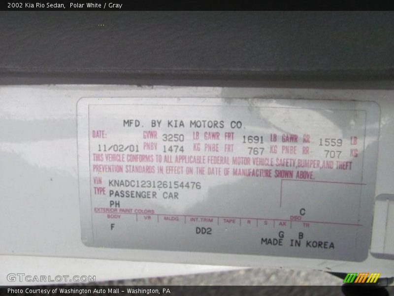 Polar White / Gray 2002 Kia Rio Sedan