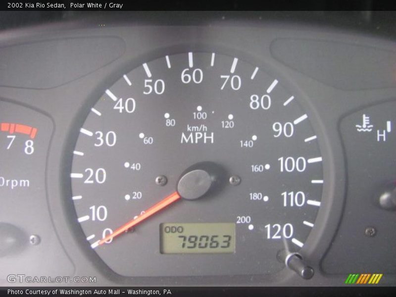 Polar White / Gray 2002 Kia Rio Sedan