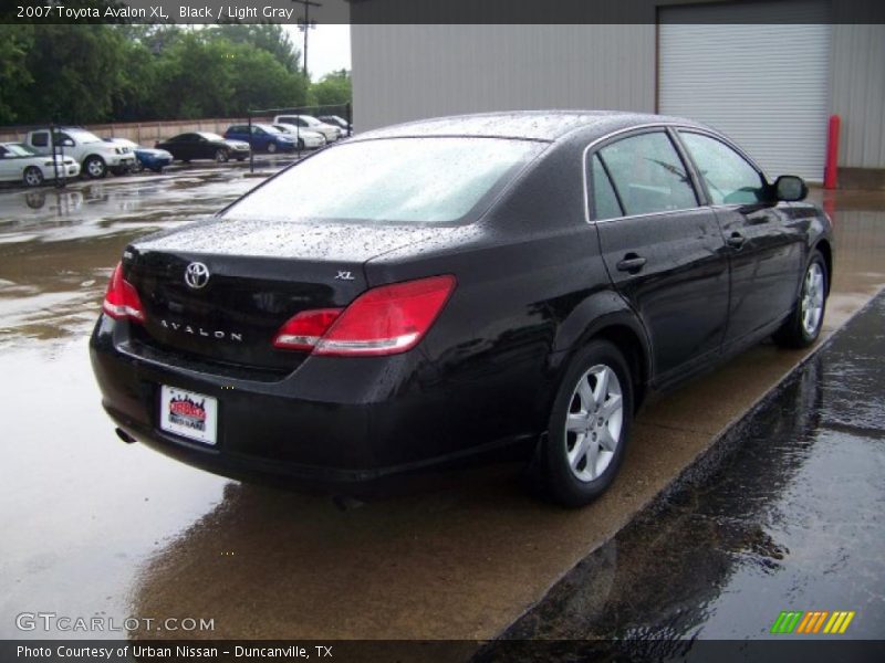 Black / Light Gray 2007 Toyota Avalon XL