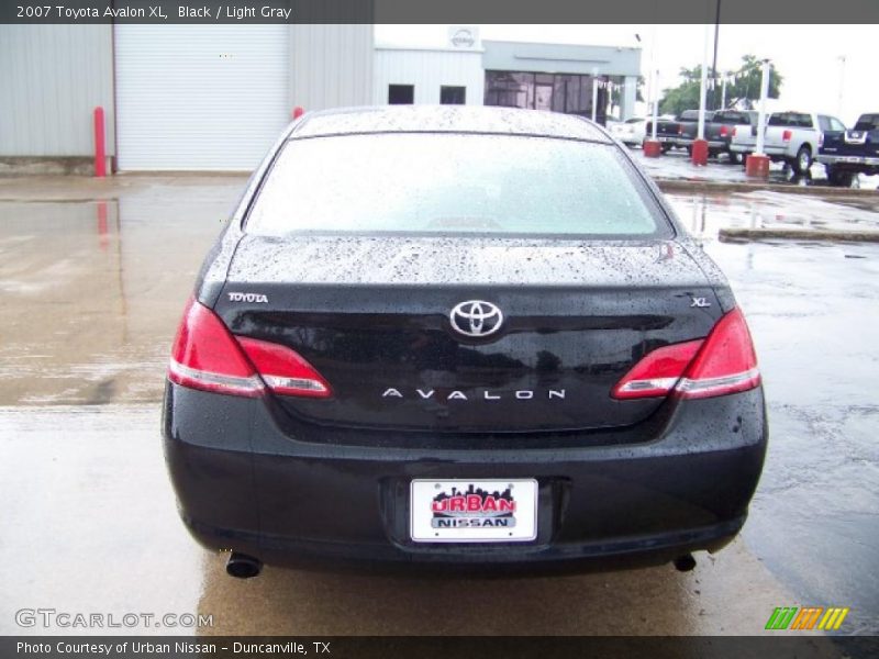 Black / Light Gray 2007 Toyota Avalon XL