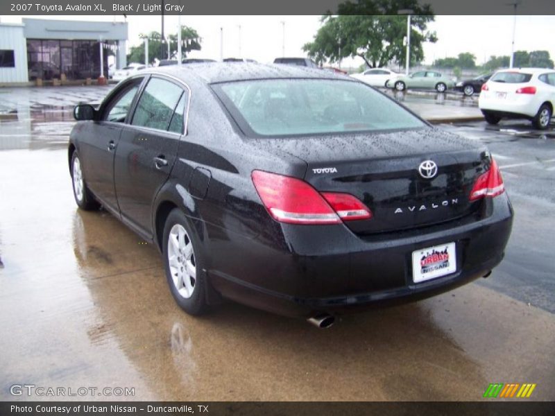 Black / Light Gray 2007 Toyota Avalon XL