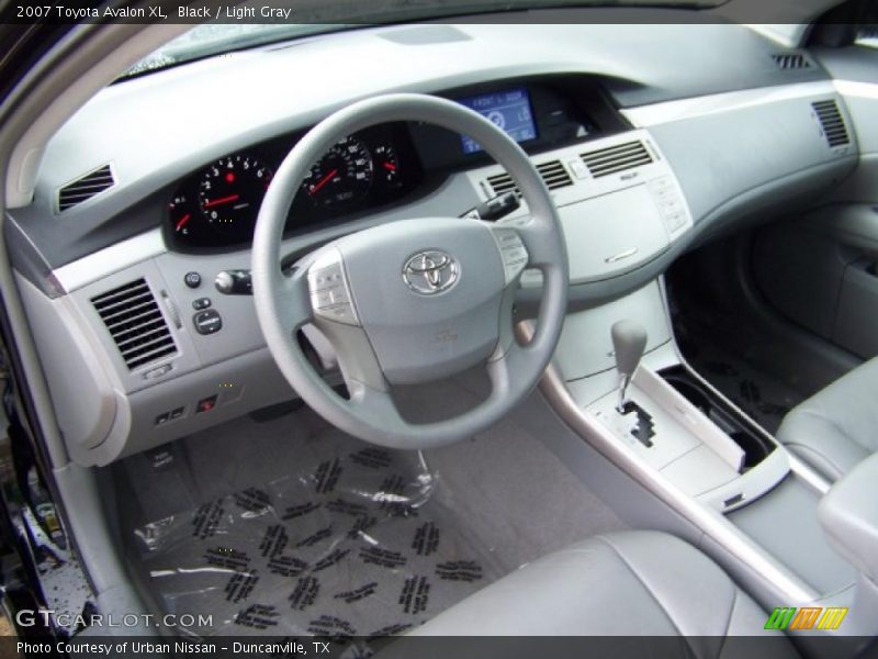 Black / Light Gray 2007 Toyota Avalon XL